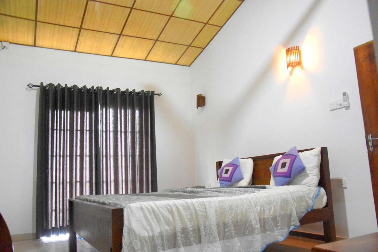 Hotel H2O Gampola Bagian luar foto