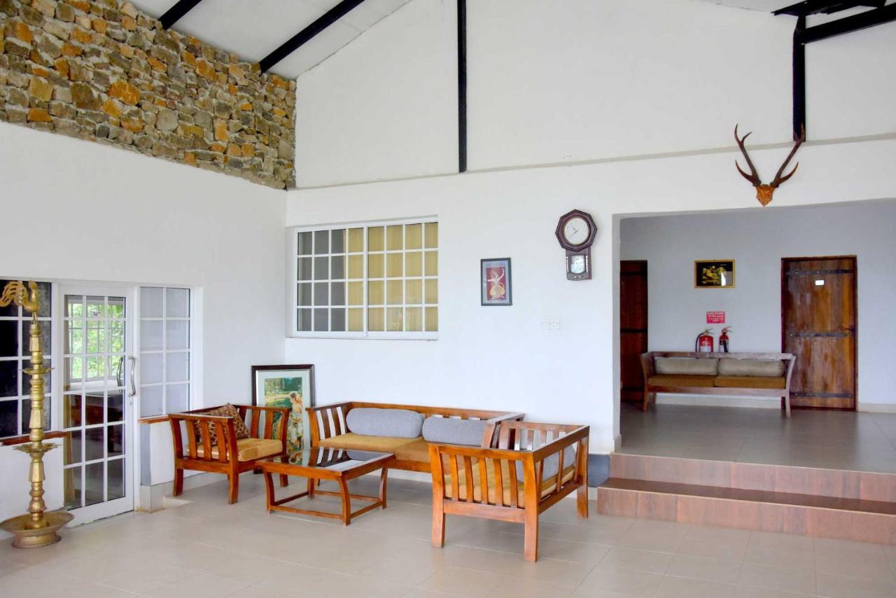 Hotel H2O Gampola Bagian luar foto