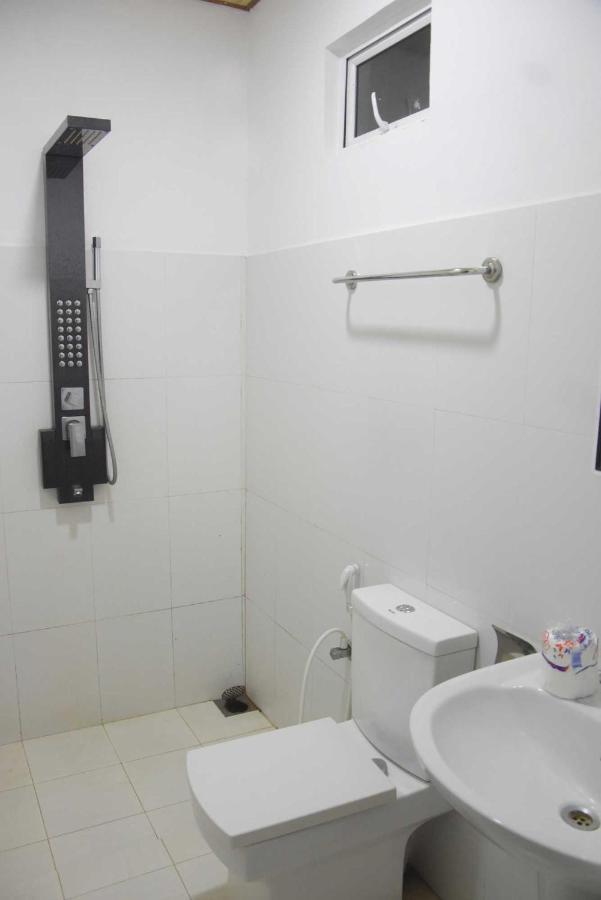 Hotel H2O Gampola Bagian luar foto