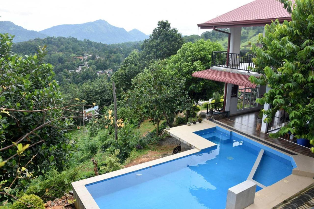 Hotel H2O Gampola Bagian luar foto