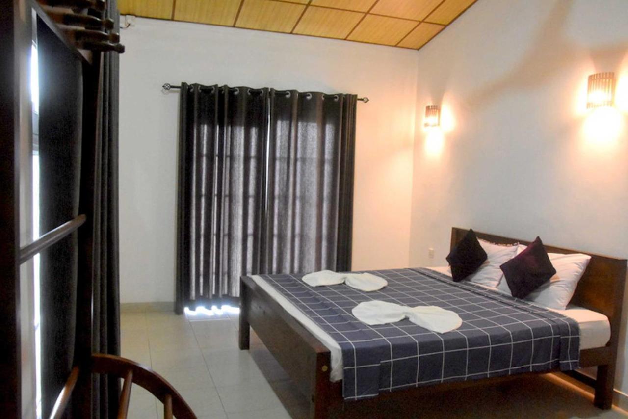 Hotel H2O Gampola Bagian luar foto