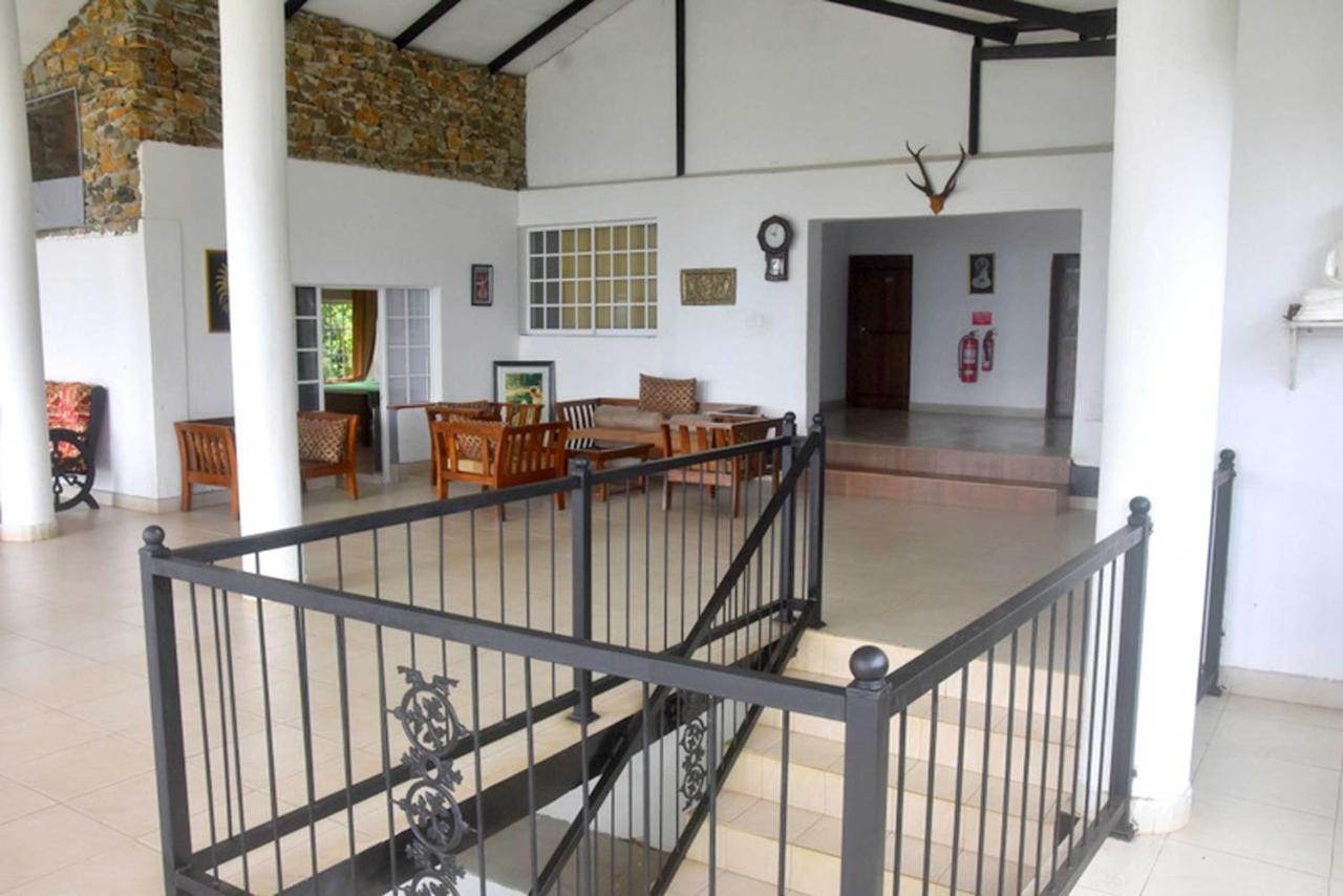 Hotel H2O Gampola Bagian luar foto