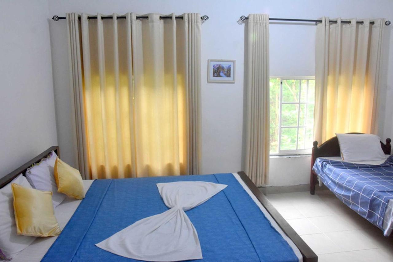 Hotel H2O Gampola Bagian luar foto