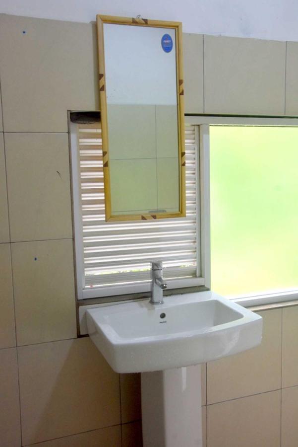 Hotel H2O Gampola Bagian luar foto