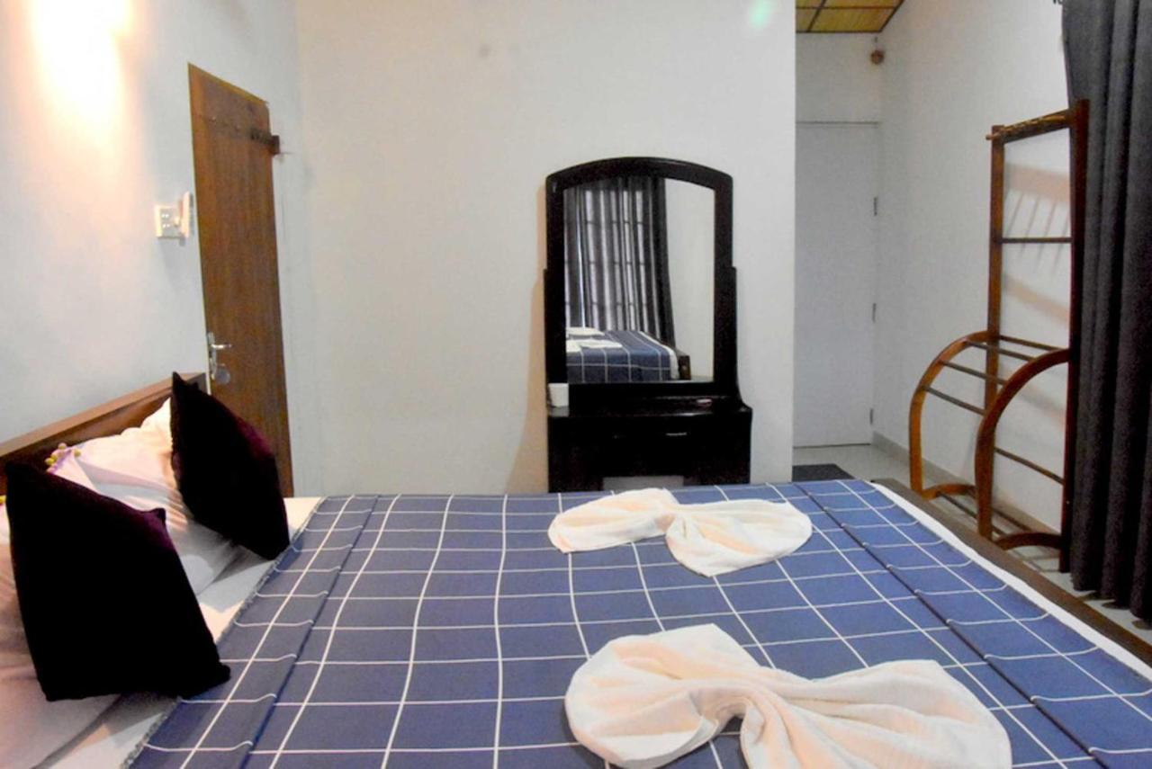 Hotel H2O Gampola Bagian luar foto